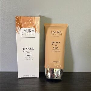 Laura Geller quench-n-tint Hydrating Foundation Light/Medium New Factory Sealed